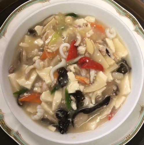 Lightly simmered tofu and seafood