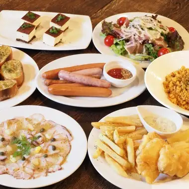 [First Round Hosanna Pub Course] Enjoy popular dishes such as our special dry curry in a casual 7-course meal for 2750 yen (tax included).