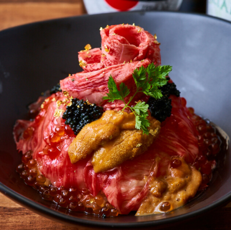 名物　豪華和牛サシトロ海鮮丼