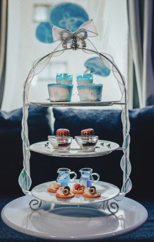 【1日3組限定】深海の静寂に包まれる中でのアフタヌーンティー。