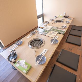 10名様掛けのテーブルをご用意しております。