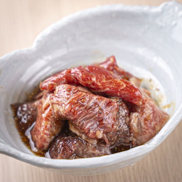 ≪店内当日捌きの新名物≫今宵限りの近江牛切り落とし