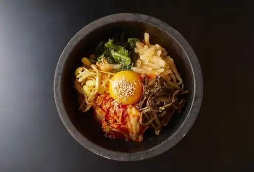 石焼ビビンバ/石焼近江牛カレーライス