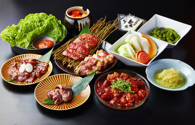 ご好評でした当店限定たべのみコース、飲み放題がついて5500円！
