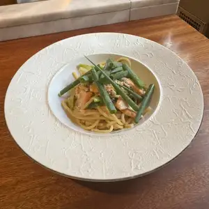 サーモンと九条ネギの焦しバター醤油パスタ