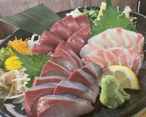 新鮮素材をふんだんに使った名物料理をご堪能あれ!