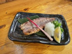 Grilled bonito with salt