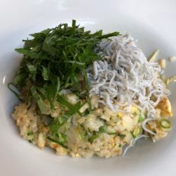 Fried rice with perilla and mushrooms