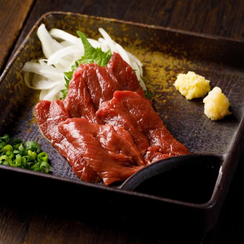 Kumamoto specialty horsemeat sashimi