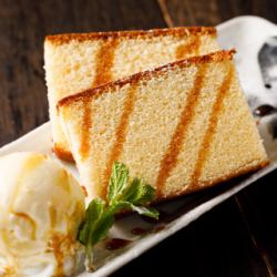 Nagasaki specialty rich castella with vanilla ice cream