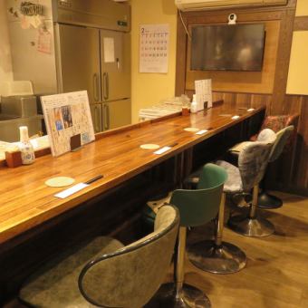 店内奥のカウンター席です