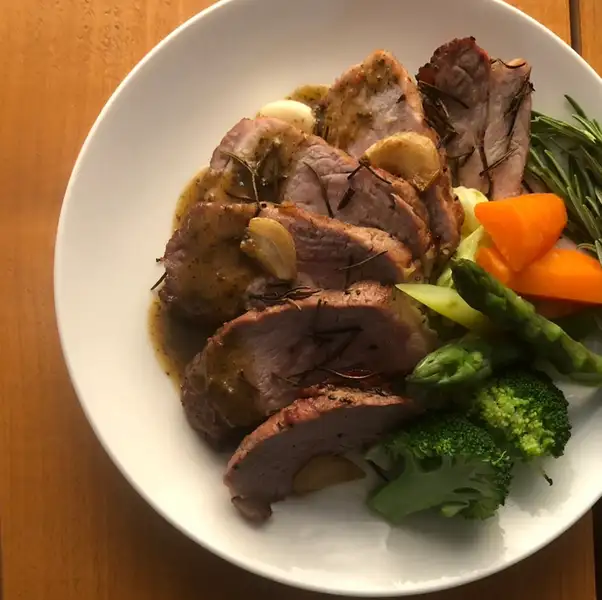 豚のランプ肉のオーブン焼きローズマリー風味