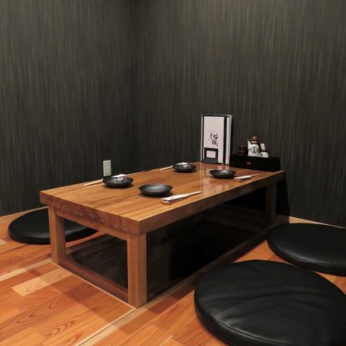 A tatami room where you can relax and enjoy your meal.It is a sunken kotatsu style, so you can relax and relax.