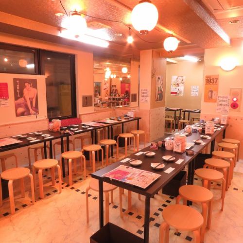 63 seats inside the store! Leave the party!