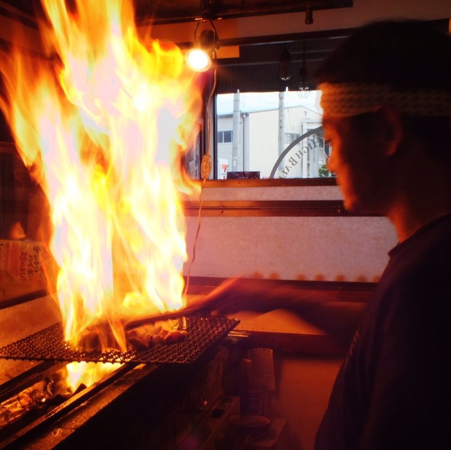 Rumored Yakitori [Ginpachi]! The yakitori made with Oyama chicken, which is grilled over a full-scale charcoal fire, is exquisite ★