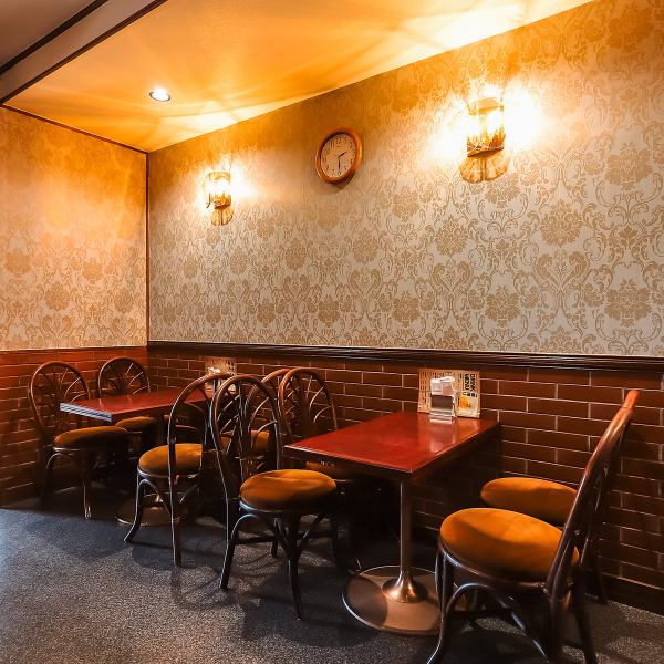 20名様以上の貸切に対応できる広々とした空間をご用意!落ち着きある内装でリラックスして過ごせる空間になっています。複数テーブルをゆったり配置し、宴会や会社の集まりにぴったり♪ヘルシー料理やドリンクも充実でご満足いただける時間を過ごせます◎