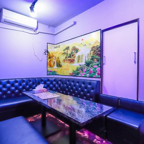 貸切可能な個室を完備。プライベートな集いを演出します