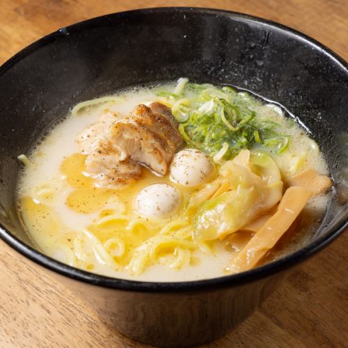 鶏白湯ラーメン