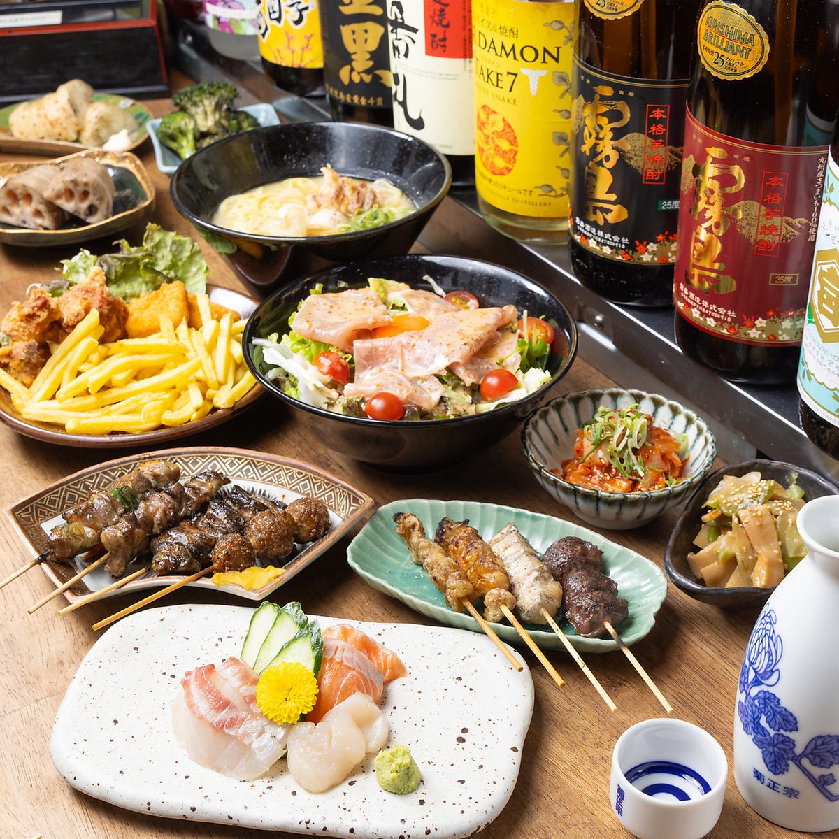 Yakitori is carefully skewered in-store. We also offer a 3,500 yen course with all-you-can-drink.