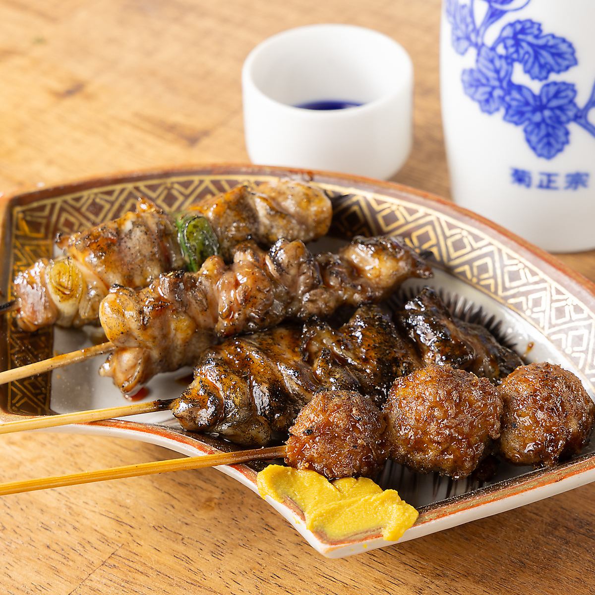 早朝9時から元気に営業中★直火で焼き上げるため、肉の旨味がぎゅっと凝縮！