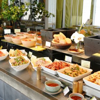 【ランチビュッフェ<90分制・￥2400 】人気のタイ料理のお食事＆20種類以上のビッフェをどうぞ！