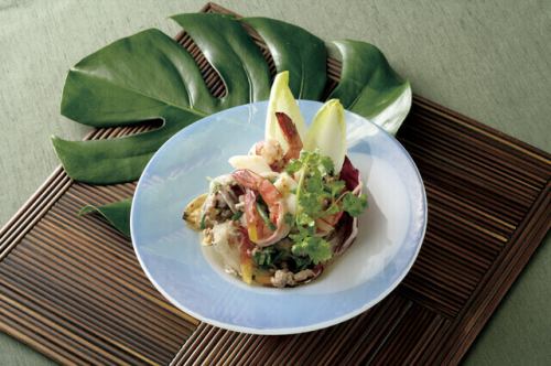 春雨のスパイシーシーフードサラダ（ヤムウンセン）