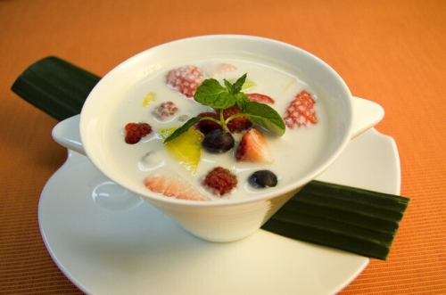 フルーツ入りタピオカココナッツミルク（サークールアンミット）