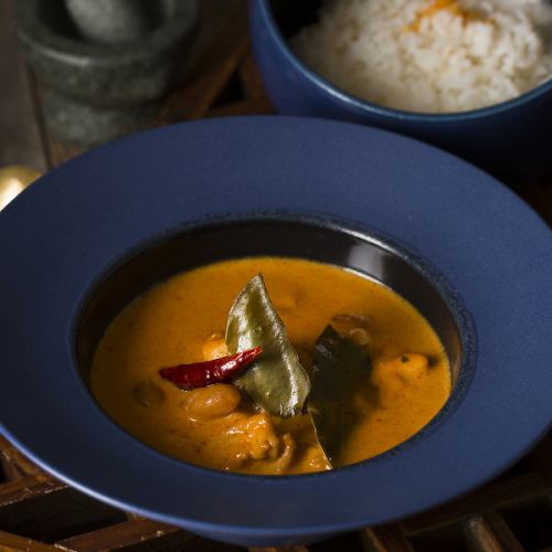 人気高い伝統料理【ゲーンマッサマン】