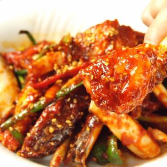 [Yangnyeom Gejang (pickled blue crab in spicy miso)] (300g)