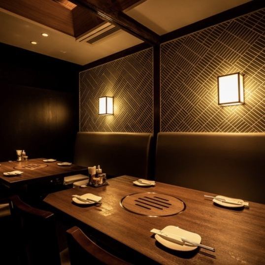 You can enjoy a new menu of "Hanuri" that the Korean government approved.It is possible to use for 40 to 60 guests for private charters.A fully individual room can be used for 4 to 15 people, and a half room for 2 to 26 people.We also have a couple seats with a view of the popular night view of the couple.【2 seats × 6】