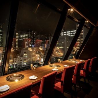 Counter table seats with night view