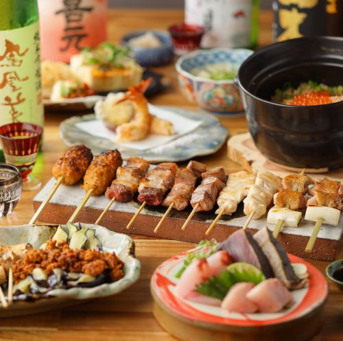 Courses with charcoal-grilled yakitori and clay pot start at 4,000 yen.