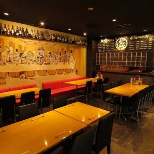 Our restaurant, located along Kokubuncho Street, is characterized by its large murals.We accept groups of up to 2 people.We also have completely private rooms for banquets.We also have a menu where you can enjoy half the price of our famous yakitori and a wide variety of wines♪We also have coupons for banquets, so be sure to check them out★