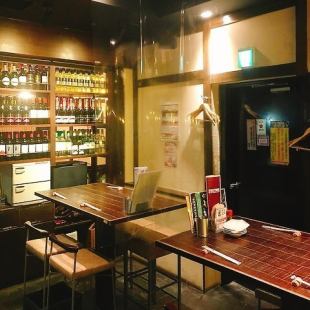 [High table] Recommended seat for a date♪ Enjoy a stylish space.The wine buffet corner is also located right in front of you.