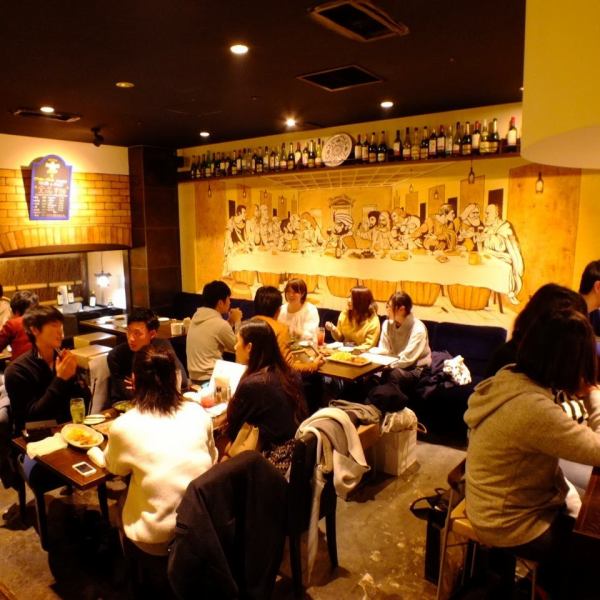 Recommended for large parties.We have table seating for up to 40 people and private rooms for up to 20 people.A store with a great devil lurking inside the mural ☆ A playful store! Daimaou HOUSE is the only place where the famous devil with the logo is in the store!!! Enjoy your meal with the wine-loving devil! ☆