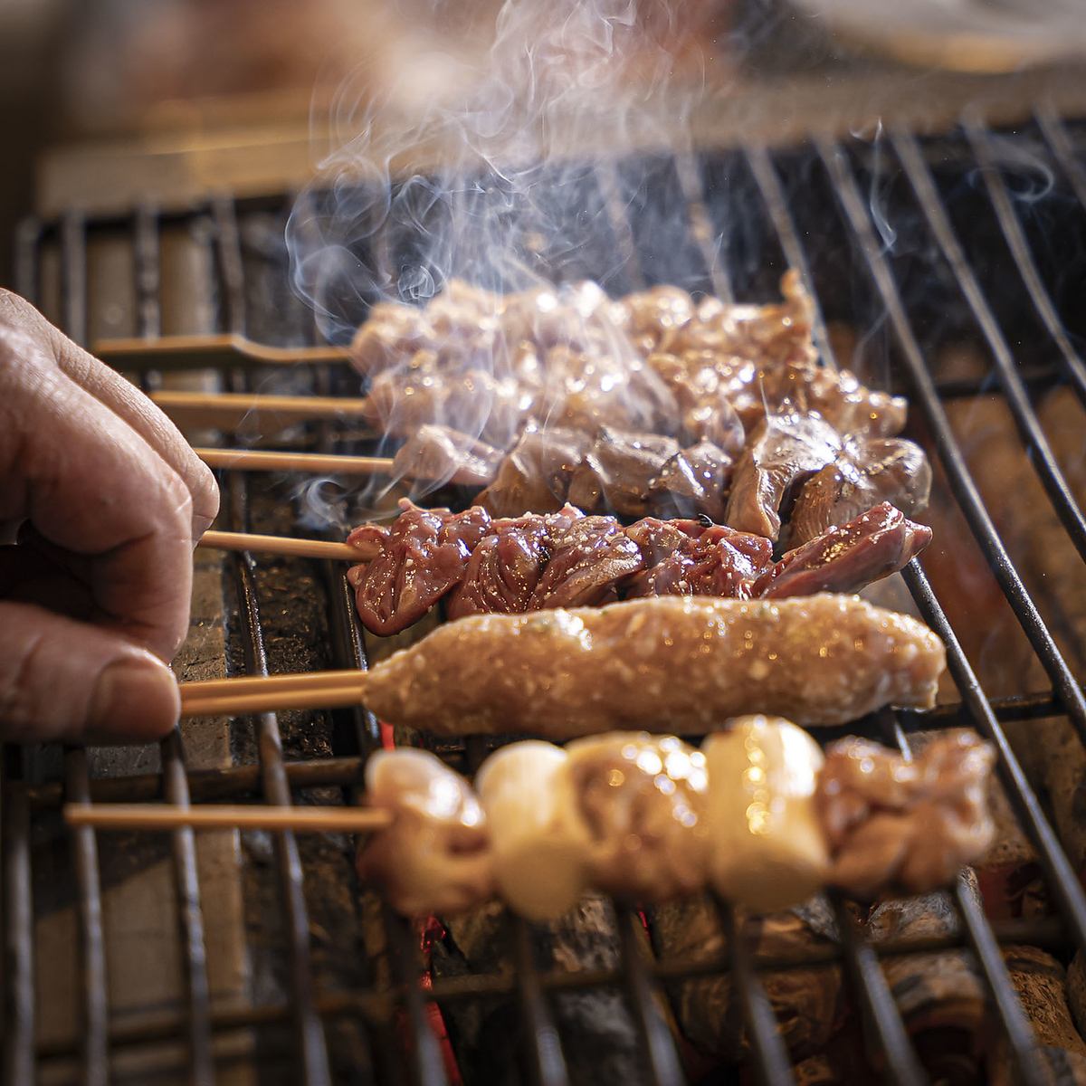 淡海地鶏を使った料理は焼鳥、お造り、鍋料理など多彩にご用意◎