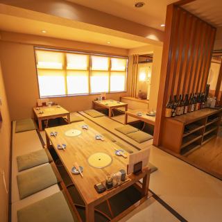 【掘りごたつ席】足を伸ばしてゆったりと寛げる掘りごたつ席は、ファミリーでのご利用に最適◎お子様連れでも安心してお食事を楽しめるので、ご家族みんなで賑やかな時間をお過ごしいただけます。