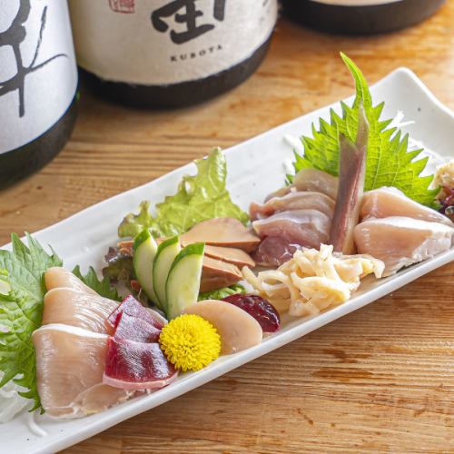 鮮度抜群だからこそ味わえる!しっとりした旨さの鶏刺し