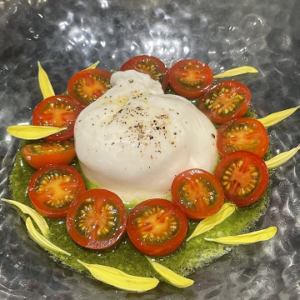 ブッラータチーズのカプレーゼ