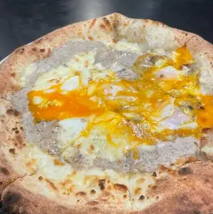 반숙 계란과 송로버섯 비스마르크