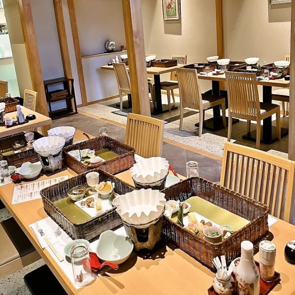 《宴会におすすめ》最大宴会人数42名様でのご宴会が可能◎大型宴会もお任せください！全体を見渡せる空間ですので、主役のいる宴会にも便利です♪会社宴会や各種季節イベントはもちろん、親族のお集りにも使い勝手抜群なお席です。大阪モノレール千里中央駅出口より徒歩約2分。ご予約・ご相談はお気軽に店舗まで。