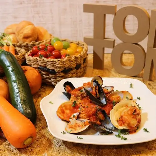 たっぷりアサリとムール貝のボンゴレ(ビアンコ・ロッソ)