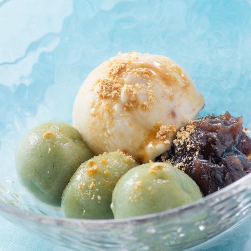 Zenzai with soba ice cream and mugwort shiratama
