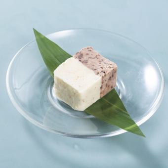 蕎麦の実アイスと小豆のアイスケーキ（チーズ風味）