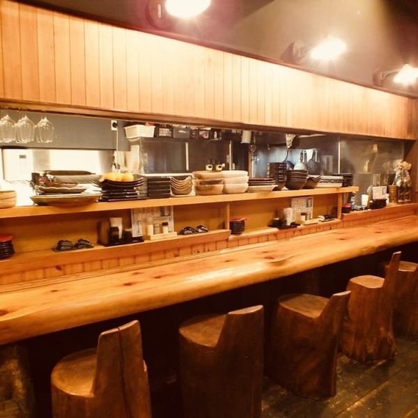 [Great for a date ◎ Counter seats] The counter seats, where you can sit shoulder to shoulder and talk, are recommended for a date or a drink with close friends! Of course, single guests are also welcome!You can also have a drink in a calm space full of Japanese atmosphere.