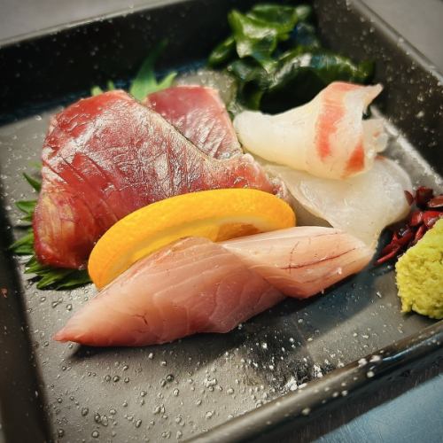 魚刺身盛り合わせ