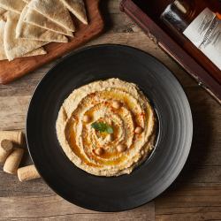 Hummus & pita bread