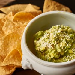 Nachos & Guacamole