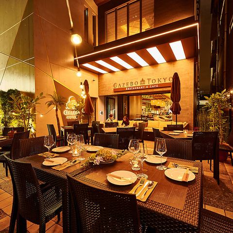 [The extremely popular terrace seats! In addition to the resort experience inside the restaurant, why not enjoy some delicious alcohol on the terrace? A stylish restaurant with a resort atmosphere. Modern resort dining offering Asian cuisine from around the world.