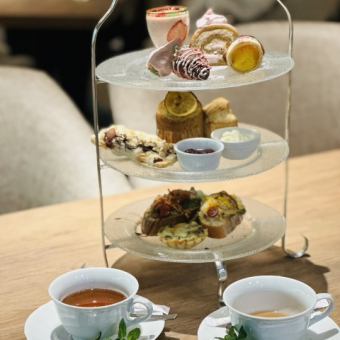 [15:00~17:00] Afternoon tea set (cake, light meal, tapas) → 1,958 yen